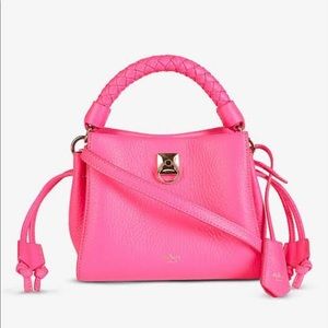 Meet your Posher, Lucy